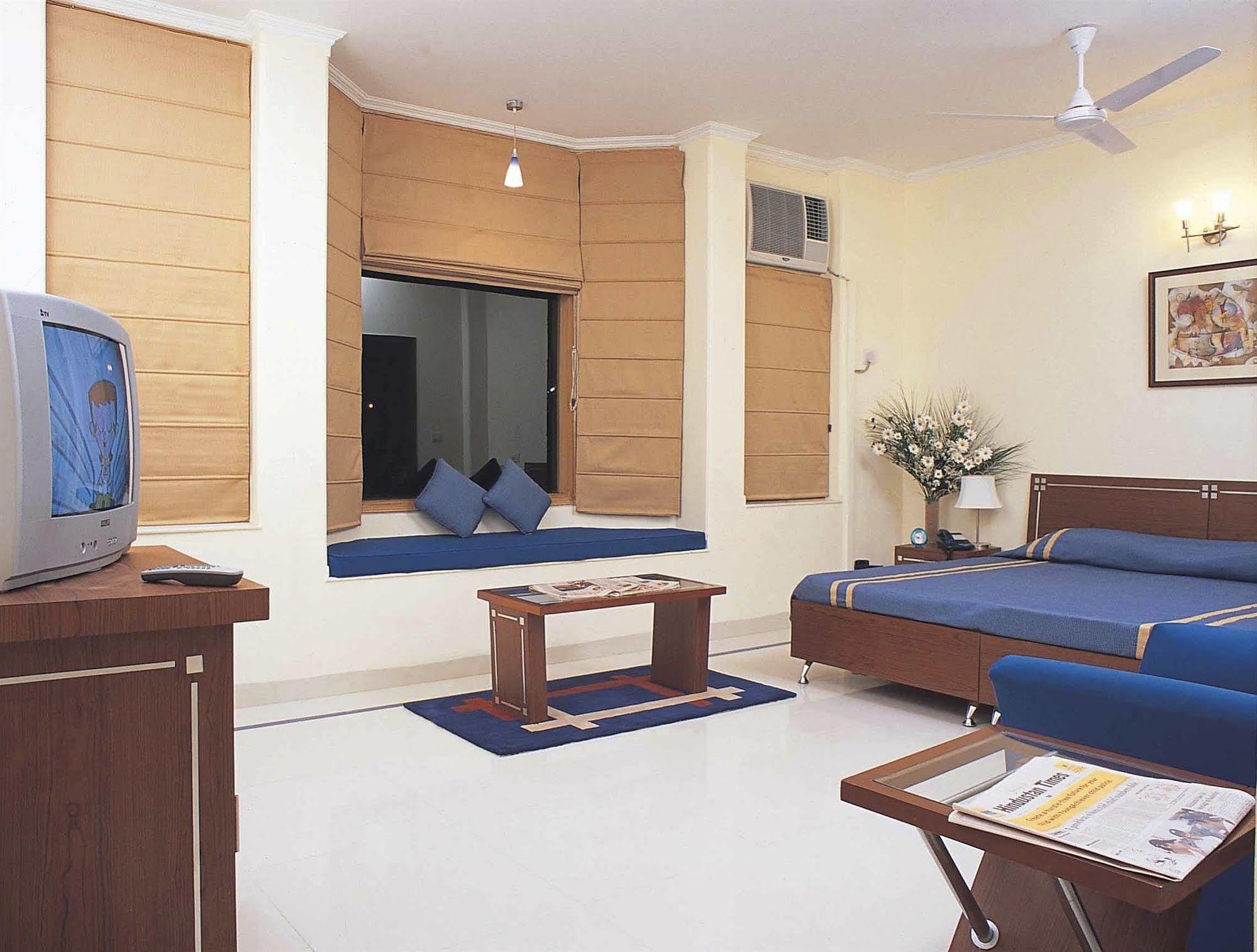 מלון גורגאון Ahuja Residency Dlf Phase 2 מראה חיצוני תמונה